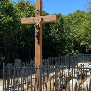 Misa zadušnica i obred ukopa zemnih ostataka žrtava bačenih u jamu Jazovka